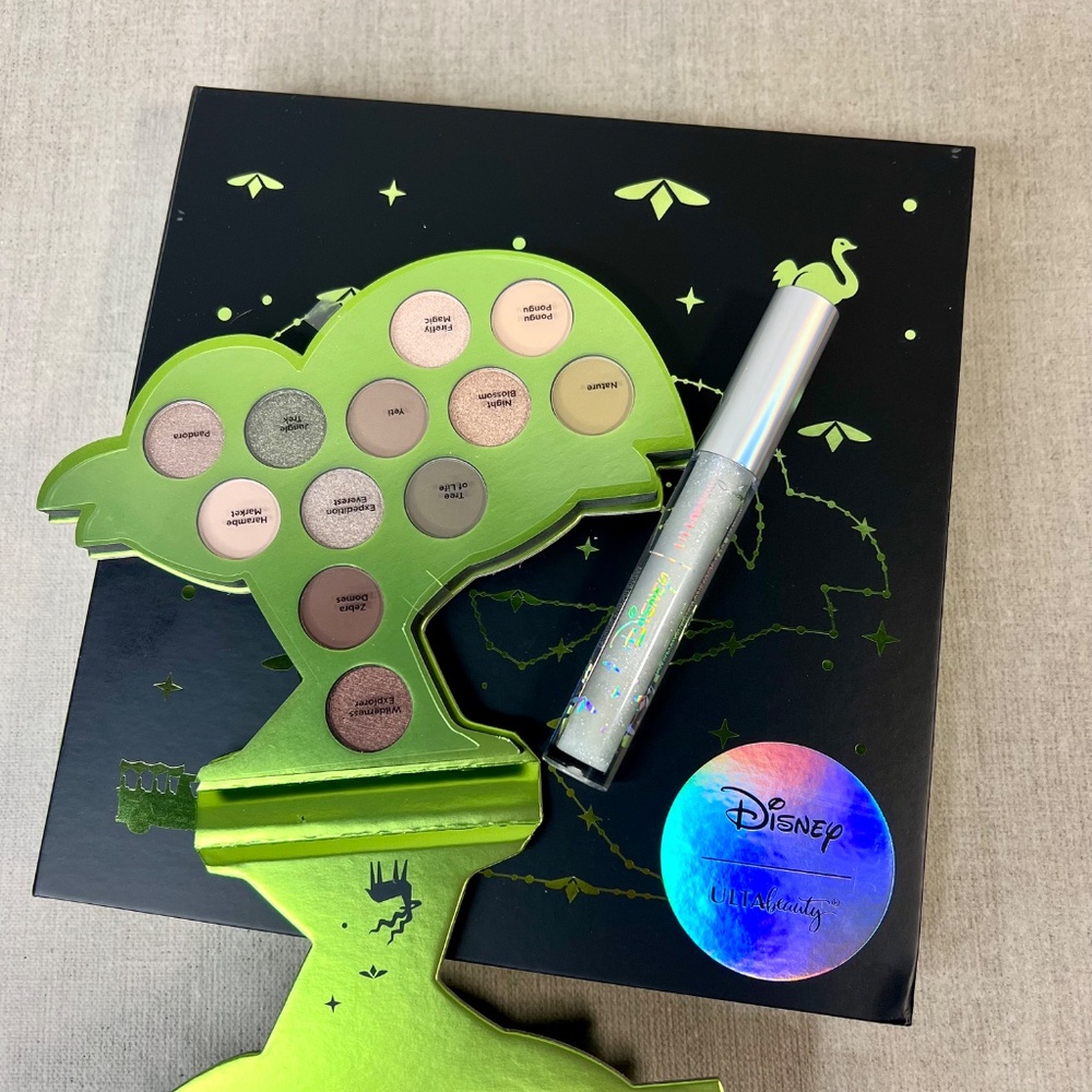 ❤️ Disney Animal Kingdom Ulta Beauty Makeup Set - Picture 11 of 11